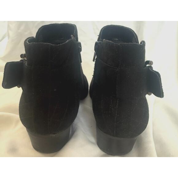 Unisa Womens Ankle Boots 8.5 Wide Black Suede Zip Buckle Low Heel Booties - Picture 4 of 7